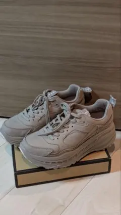 美品【UGG for emmi】厚底スニーカー　23.5cm