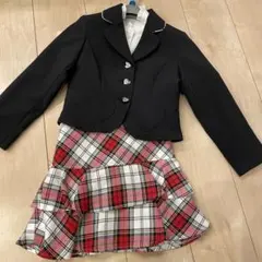 黒ジャケットとチェック柄スカートセット