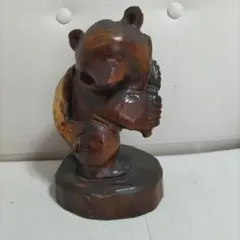 【良品】木製 クマの彫刻 シャケを背負う