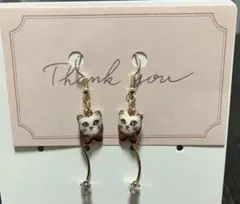 猫の顔モチーフ ハンドメイドピアス