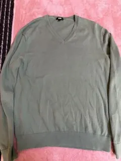 UNIQLO ユニクロ　 グリーン Vネックセーター