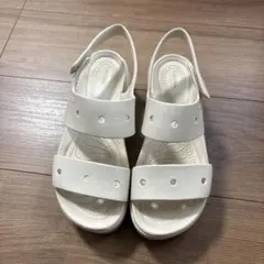 crocs ホワイト サンダル ストラップ付き