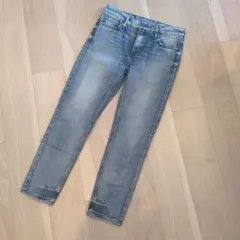 薄い青色 ストレートデニム ダメージ加工