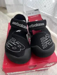 【17cm】New Balance キッズ サンダル ブラックのサムネイル