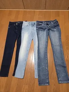 レディースジーンズ3点まとめ売り。ブランド有り。