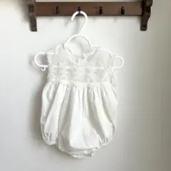 monpetitbebe 未使用ホワイトレースロンパース