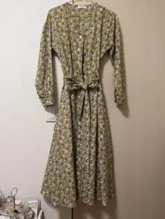 テチチテラス　花柄　ワンピースのサムネイル