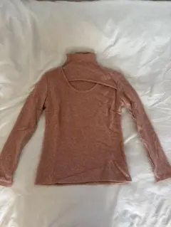 ピンク タートルネック ニット