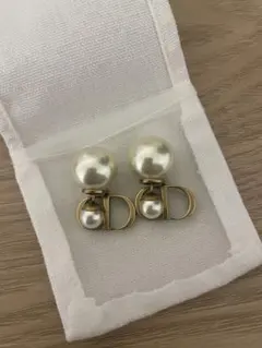 Dior Tribal ピアス メタル & レジンパール