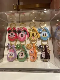 ディズニーリゾート 2026 お正月　だるまキーチェーン８個セット　コンプリート