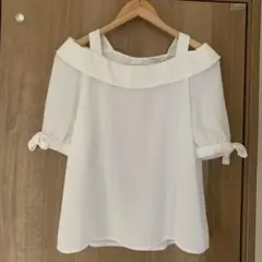 earth music&ecology オフショルダー白ブラウス