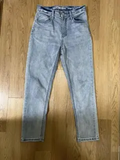 ベイフロー　テーパードデニムパンツ　23のサムネイル