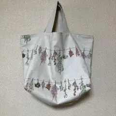 ○ ハンドメイド　大きめトートバッグ
