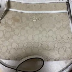COACH ショルダーバッグ シグネチャー柄 ホワイト ×ベージュ キャンバス