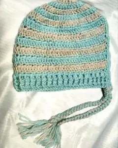 水色とベージュのボンネット ニット帽子