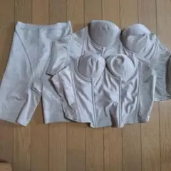【専用】ベージュ　コルセットC70&D70　ガードル64