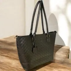 Item thumbnail for item 86ab00f9-c960-47e0-9f0f-308dc461e51d