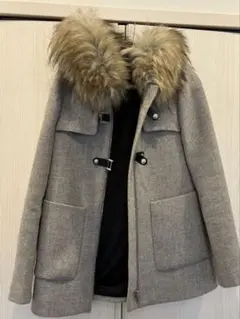 美品!!ZARA!!⭐︎グレー ファー付き ダッフルコート⭐︎のサムネイル