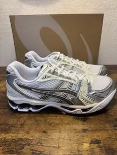 ASICS GEL-KAYANO 14 ホワイト シルバーのサムネイル