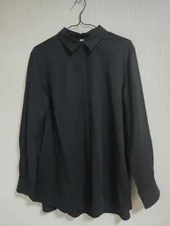 ブラック UNIQLOレーヨンブラウス長袖シャツ