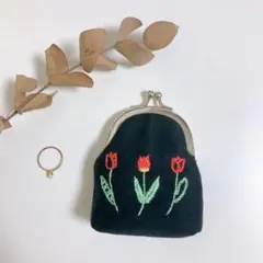 手刺繍　がま口ポーチ