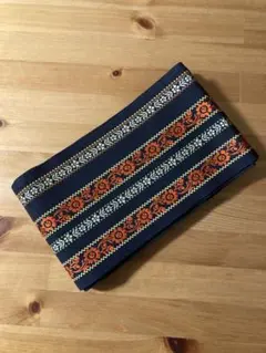 半幅帯 黒地　花柄刺繍