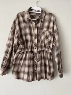 ピンクラテ　チェックシャツ