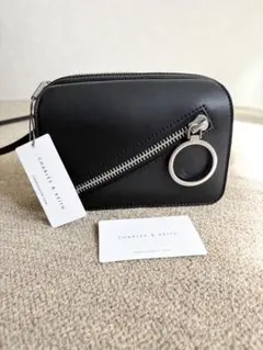 新品未使用CHARLES & KEITH ブラックショルダーバッグ