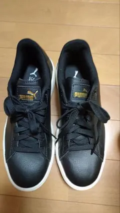 PUMA ブラック スニーカー