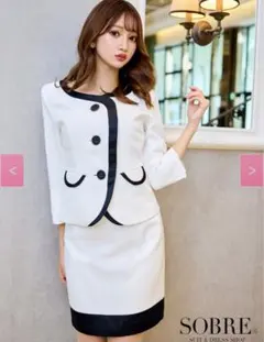 SOBRE ソブレ　ノーカラー配色スーツ