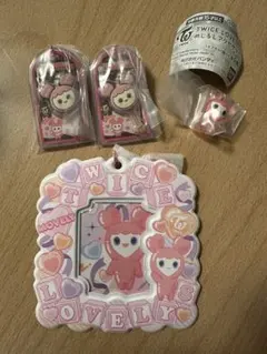 TWICE モモ　キーホルダー&カードホルダー