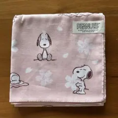 【新品】PEANUTSスヌーピー⭐︎ランチクロス　バンダナ　大判ハンカチ　桜のサムネイル
