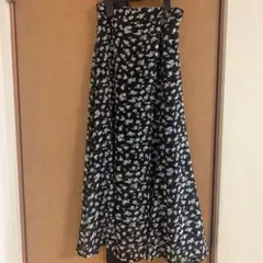 ロングスカート　花柄　黒