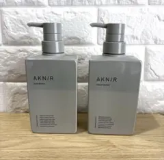 AKNIRのシャンプーとトリートメント　各300ml
