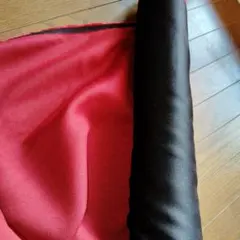 赤と黒の柔らかい生地リバーシブル