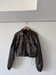 ENMODA ボックスEマークショートブルゾン （ブラウン）