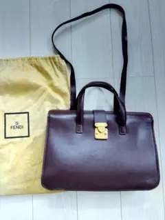 ★FENDI ショルダーバッグ ハンドバッグ レディース 本革レザー