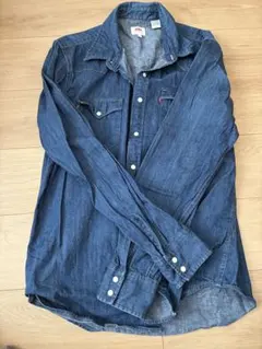 LEVIS デニムシャツ　サイズL 青　秋のサムネイル