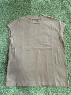 無印良品ベージュフレンチスリーブTシャツ