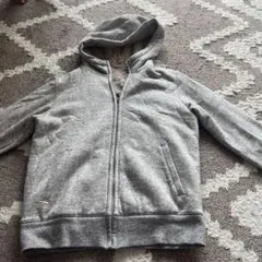 ユニクロ　グレー フリースパーカー 150