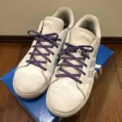 アディダススニーカー