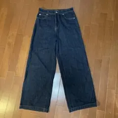 ストレートデニムパンツ