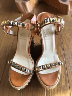 クリスチャンルブタンサンダル