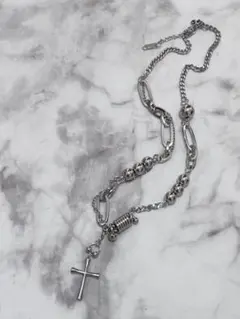 クロスチャームのネックレス