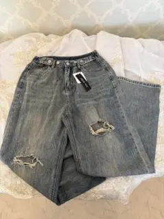 【新品タグ付き】non-hedge ワイドデニム ダメージ加工 ボタンデザインMのサムネイル