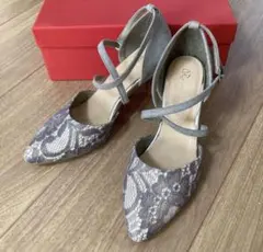 クロスストラップヒールパンプス