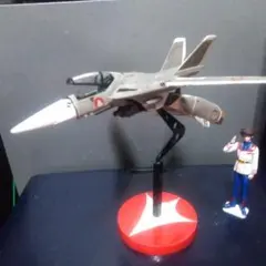 可変プラモ　マクロス1/100バルキリーファイターA型　超時空要塞マクロス完成品のサムネイル