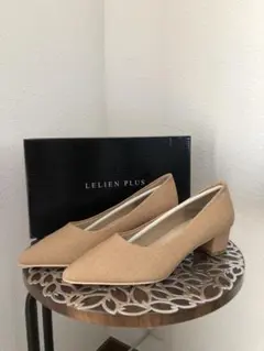 ローヒールパンプス　ベージュ