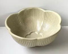 フルロン 花形　5.5寸　丼 ご飯茶碗 エクリュ16cm 梅 studio mのサムネイル