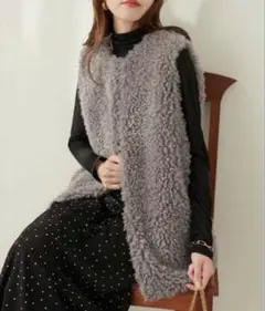 Lumier プードル　フェイクファーオーバーベスト